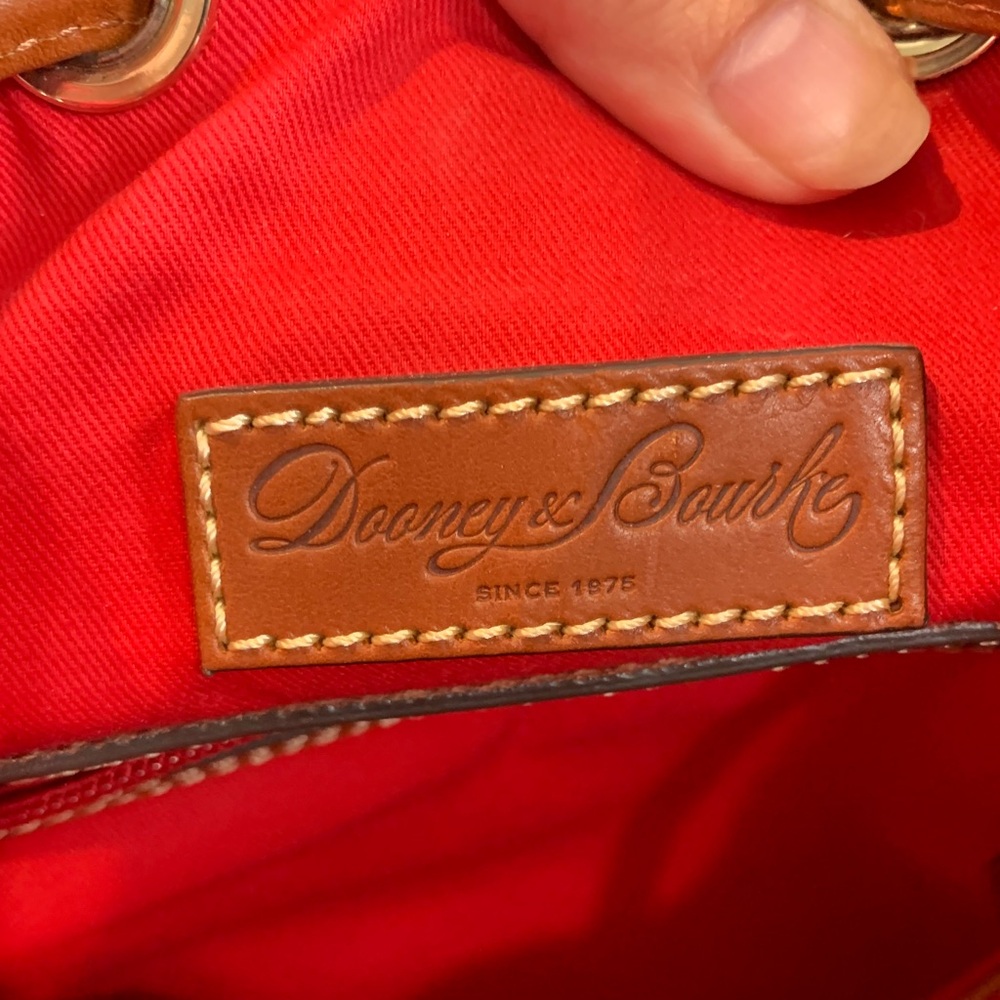 Dooney & Bourke Pebble Grain Drawstring Bucket Bag – Navy & Tan Leather 💼 - Picture 6 of 7